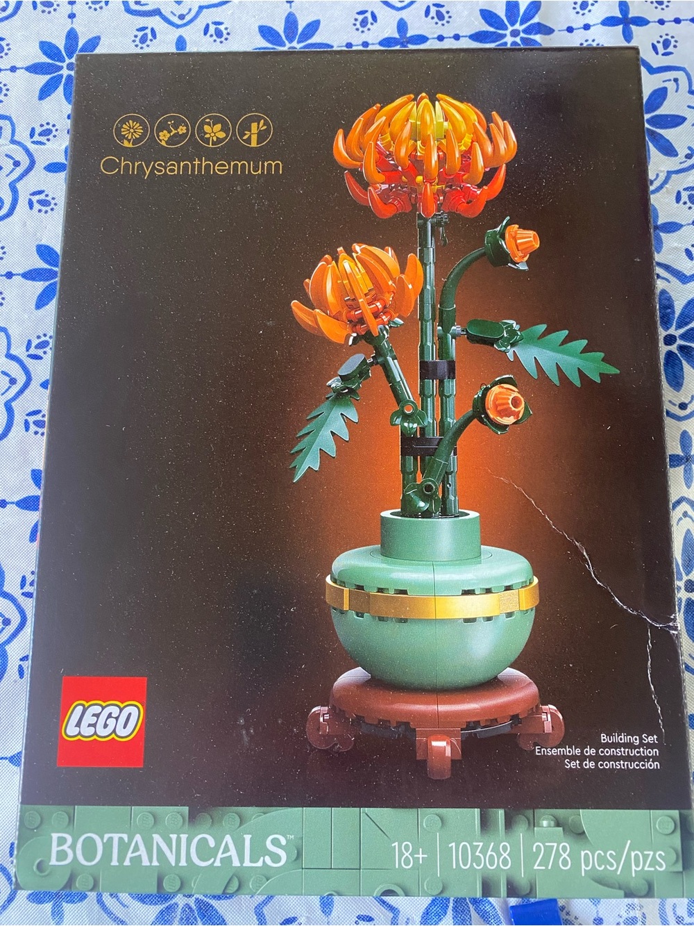 Brand new, unopened Lego Chrysanthemum from the Botanicals collection